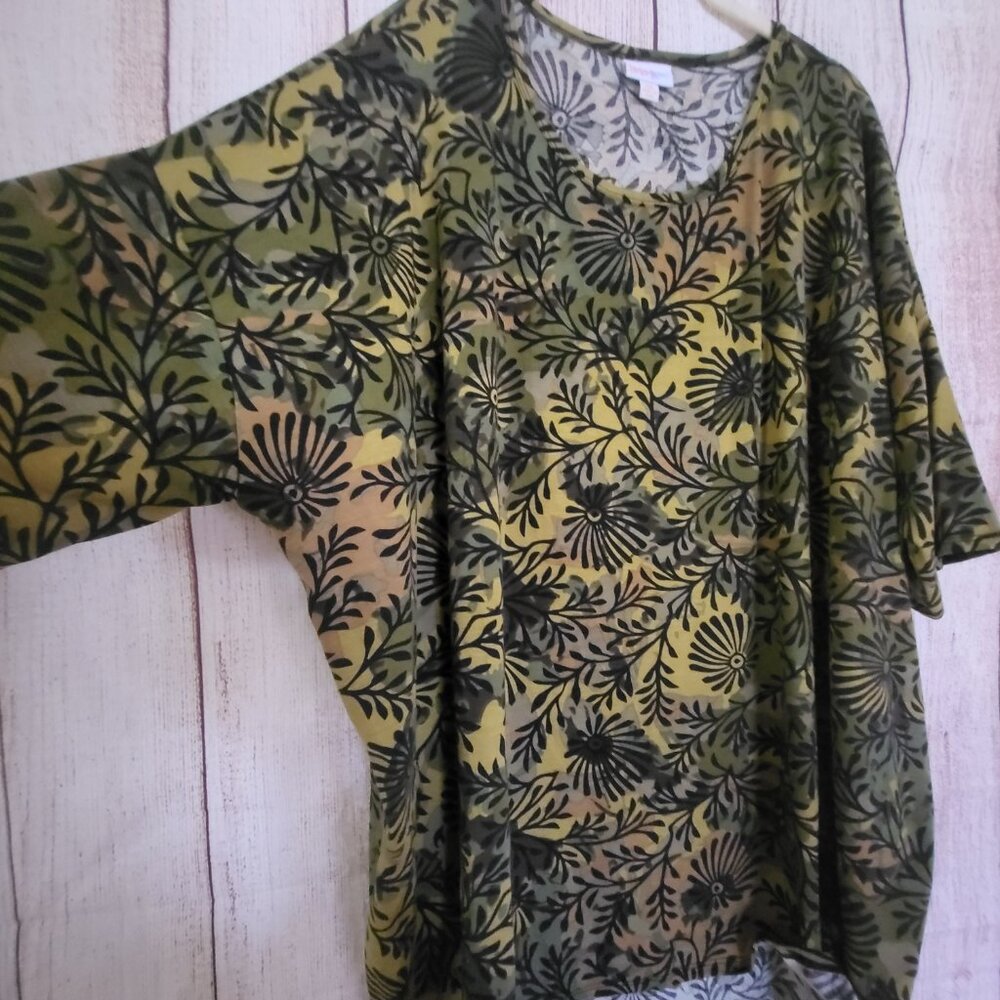 LuLaRoe Irma tshirt